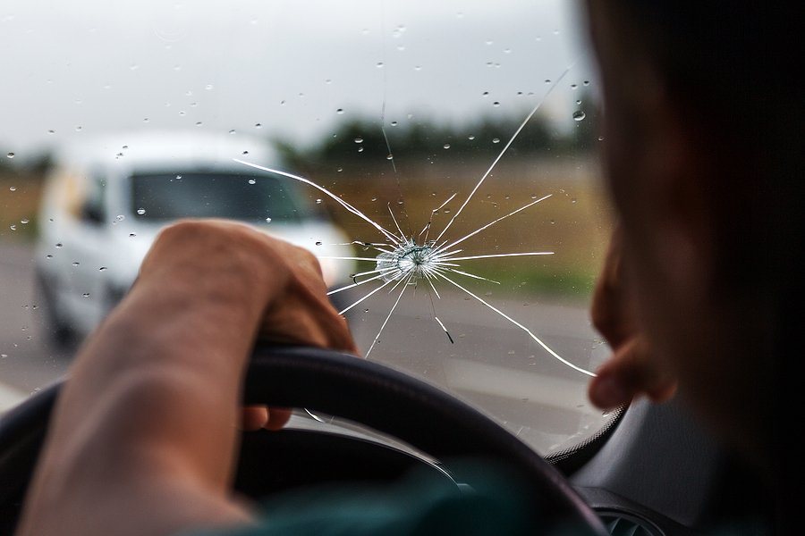 Is It Illegal to Drive With a Cracked Windshield